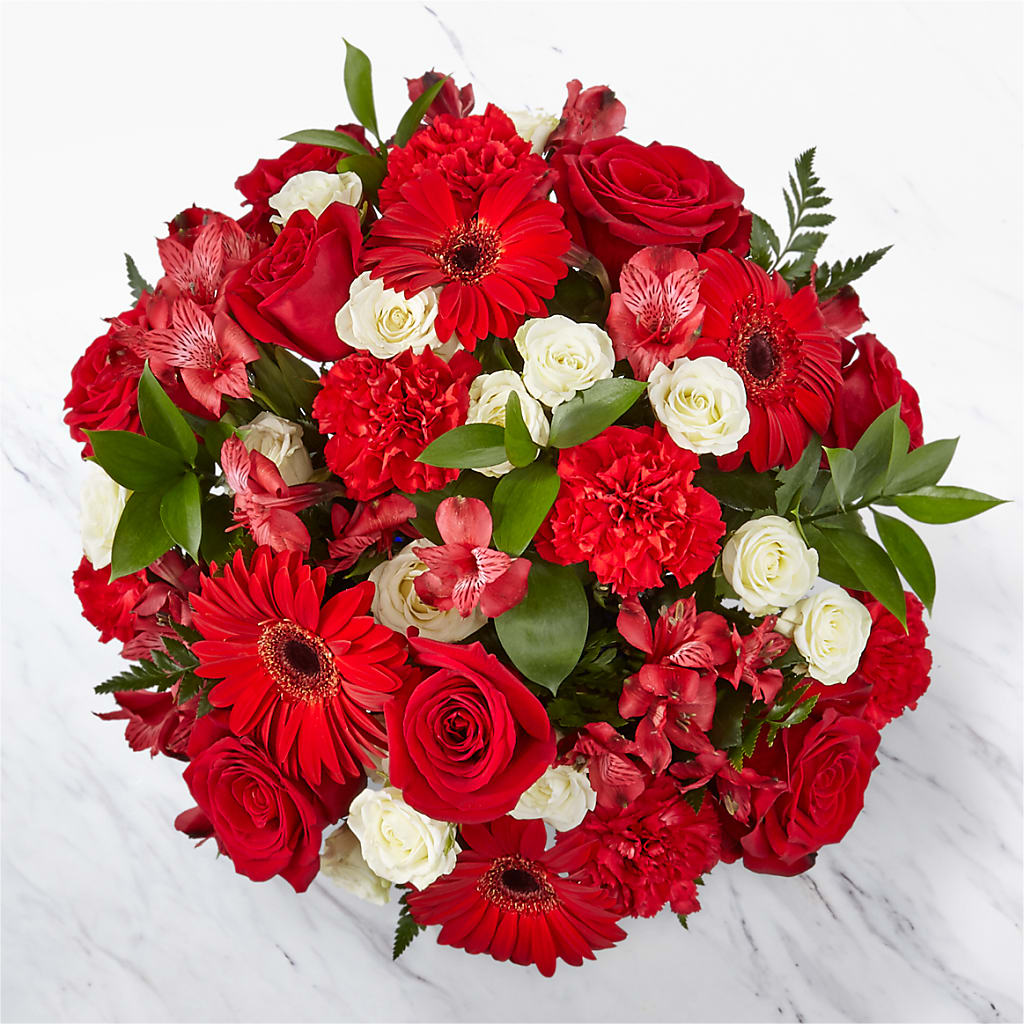 Hearts Embrace Bouquet –  Fleuriste East Angus Et Maison Du Cadeau, East Angus PQ