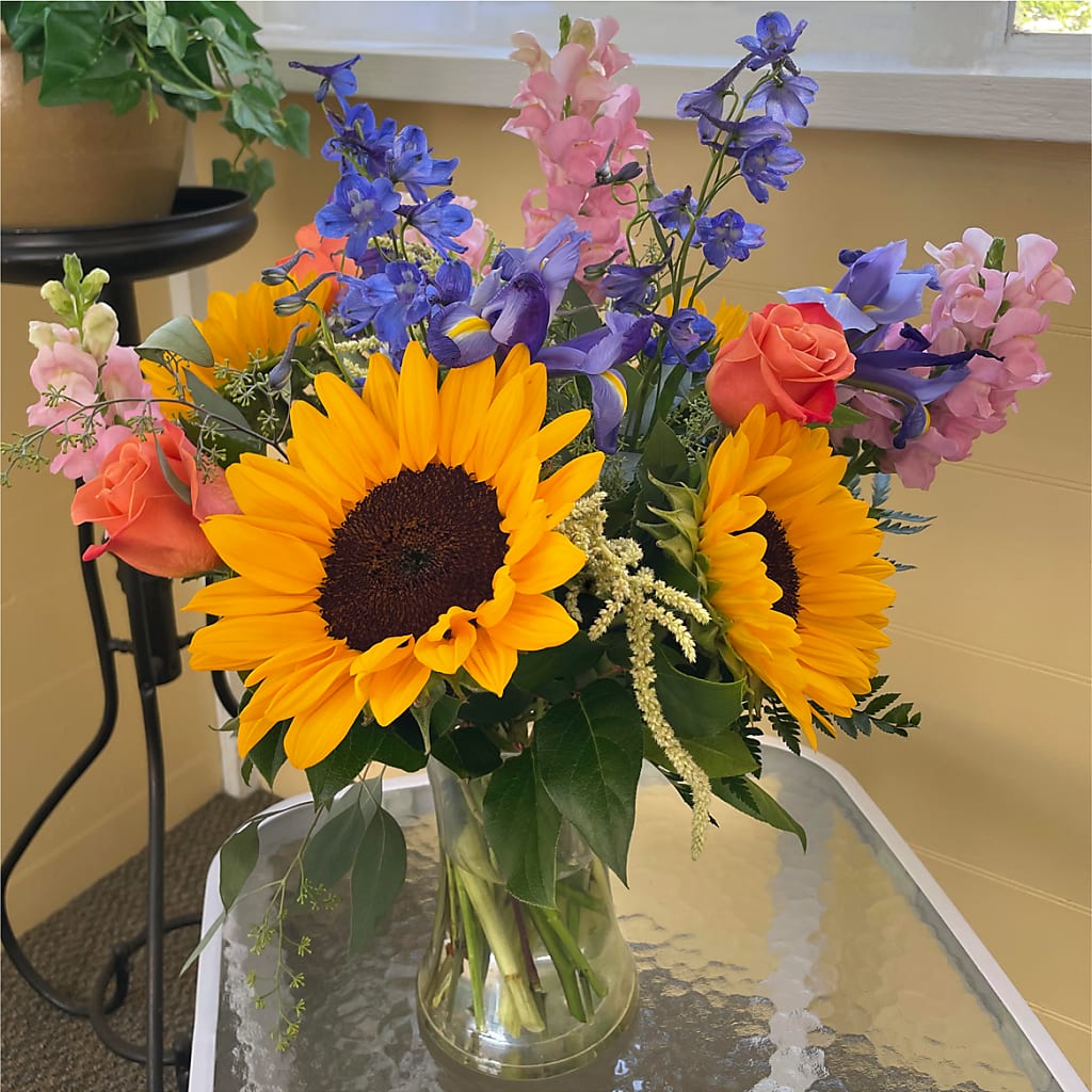 Rays of Life Bouquet –  Fleuriste East Angus Et Maison Du Cadeau, East Angus PQ