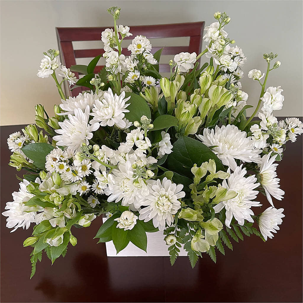 Eternal Affection Arrangement –  Fleuriste East Angus Et Maison Du Cadeau, East Angus PQ