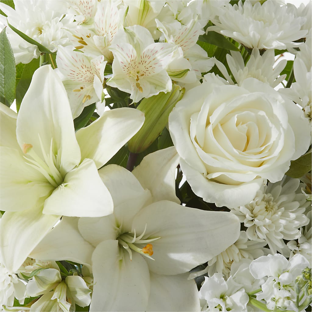 Peaceful Reflections Arrangement –  Fleuriste East Angus Et Maison Du Cadeau, East Angus PQ