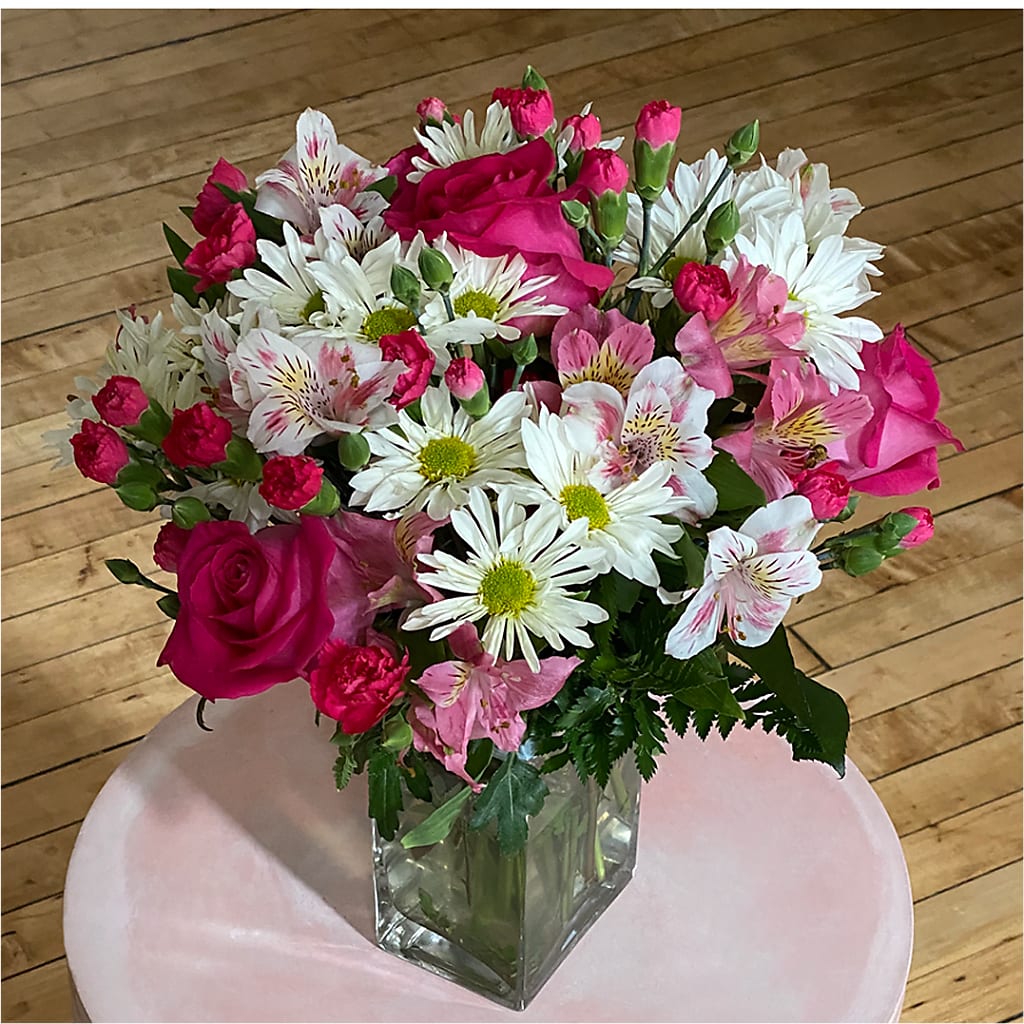 Sweet Surprises® Bouquet –  Fleuriste East Angus Et Maison Du Cadeau, East Angus PQ
