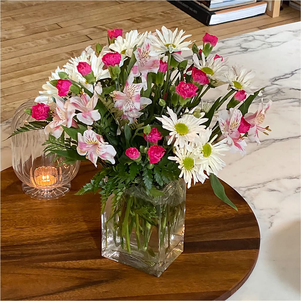 Sweet Surprises® Bouquet –  Fleuriste East Angus Et Maison Du Cadeau, East Angus PQ
