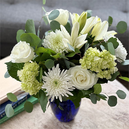 Snowy Dreams Bouquet –  Fleuriste East Angus Et Maison Du Cadeau, East Angus PQ