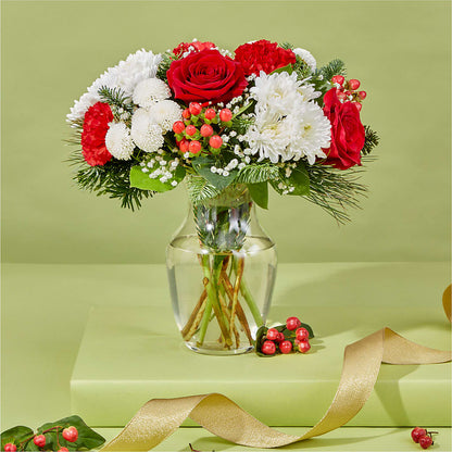 Chance of Flurries Bouquet –  Fleuriste East Angus Et Maison Du Cadeau, East Angus PQ