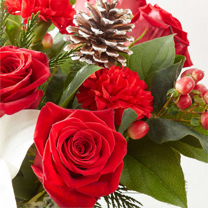 Oh So Jolly Bouquet –  Fleuriste East Angus Et Maison Du Cadeau, East Angus PQ