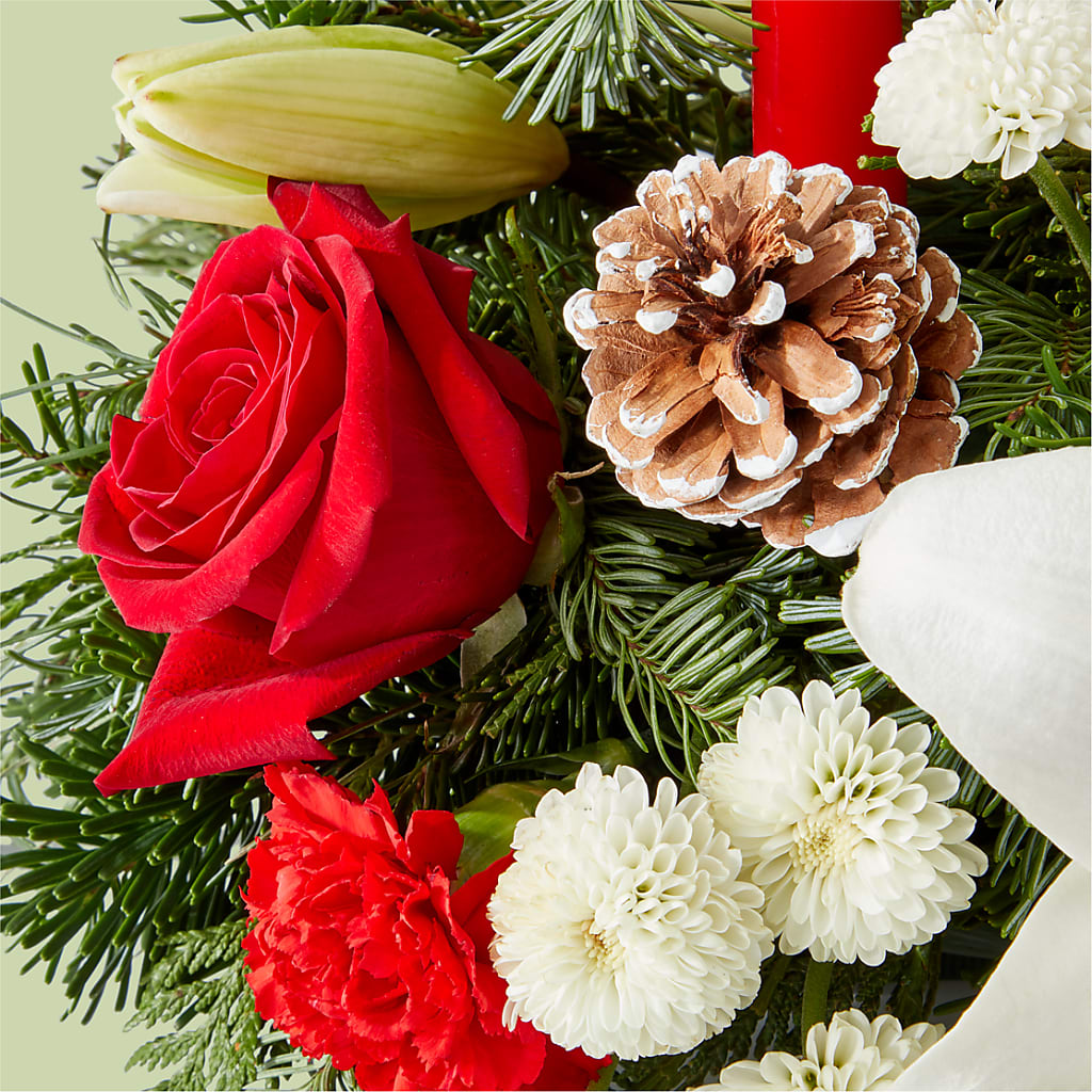 Seasonal Festivities Centerpiece –  Fleuriste East Angus Et Maison Du Cadeau, East Angus PQ