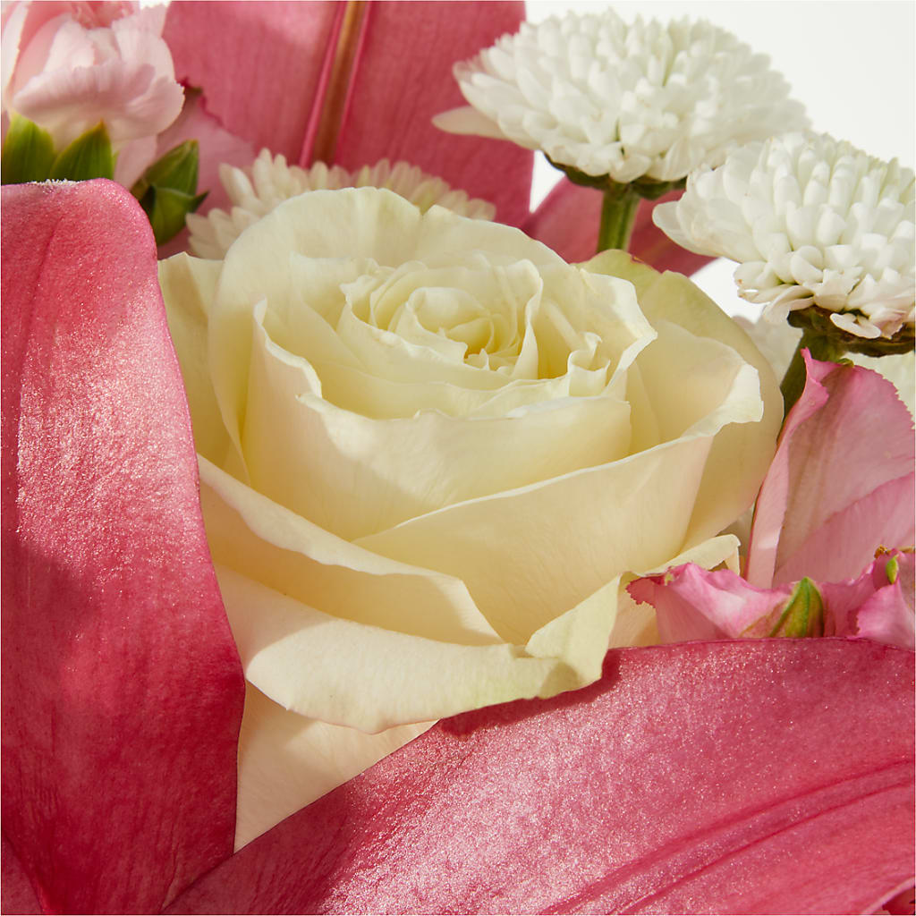 Piece of Cake Bouquet –  Fleuriste East Angus Et Maison Du Cadeau, East Angus PQ