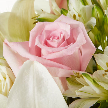 Kindhearted Bouquet –  Fleuriste East Angus Et Maison Du Cadeau, East Angus PQ