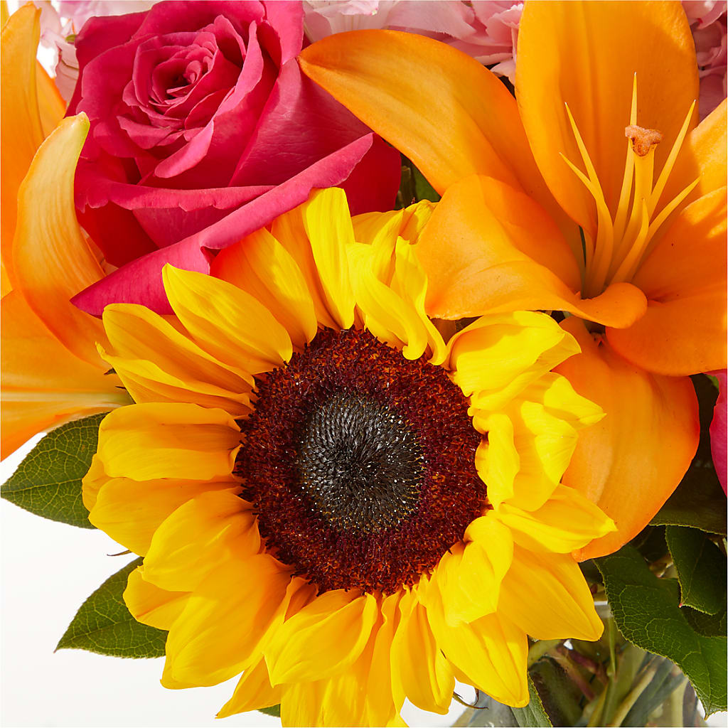 In Full Swing Bouquet –  Fleuriste East Angus Et Maison Du Cadeau, East Angus PQ
