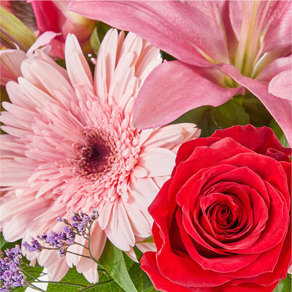 Lots of Love Bouquet –  Fleuriste East Angus Et Maison Du Cadeau, East Angus PQ