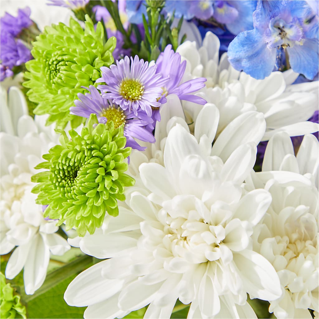 Genuine Gestures Bouquet –  Fleuriste East Angus Et Maison Du Cadeau, East Angus PQ