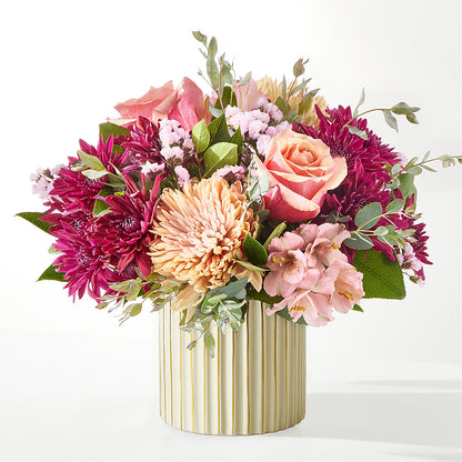 Berry Cobbler Bouquet with Ivory Vase –  Fleuriste East Angus Et Maison Du Cadeau, East Angus PQ