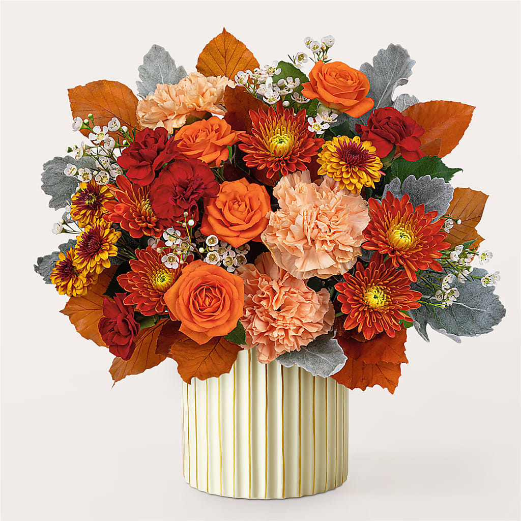 Merlot Bouquet with Ivory Vase –  Fleuriste East Angus Et Maison Du Cadeau, East Angus PQ
