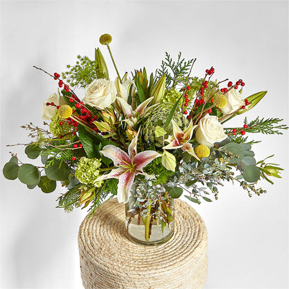 Berry & Bright Bouquet –  Fleuriste East Angus Et Maison Du Cadeau, East Angus PQ