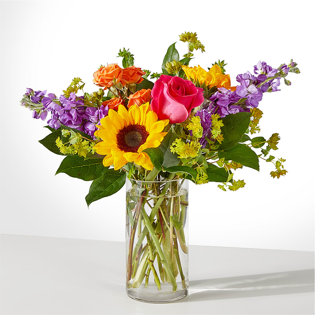 Vibrant Greetings Bouquet –  Fleuriste East Angus Et Maison Du Cadeau, East Angus PQ