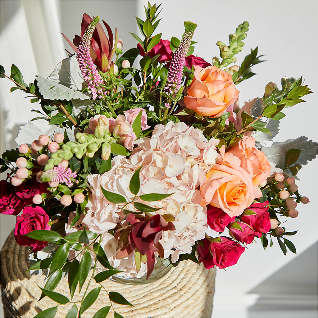 Glitz & Glam Bouquet –  Fleuriste East Angus Et Maison Du Cadeau, East Angus PQ