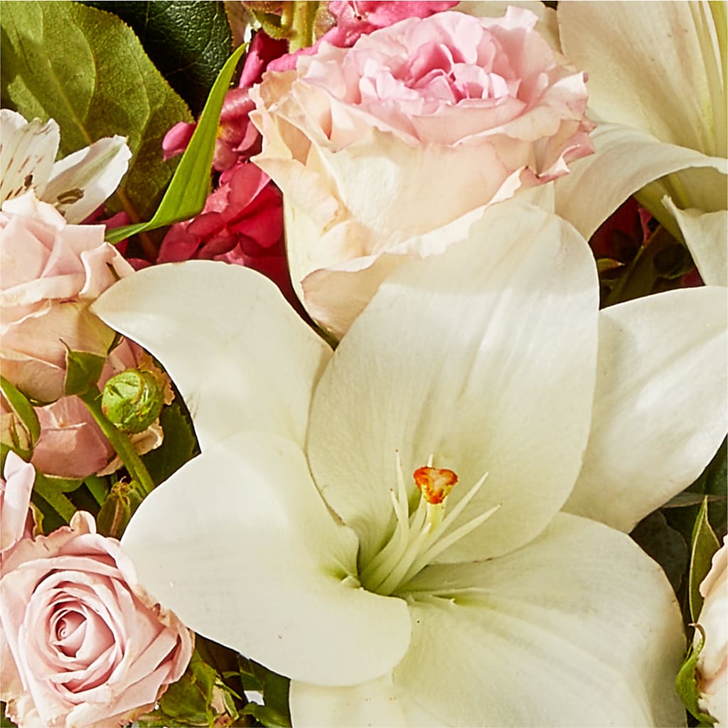 Ballet Slippers Bouquet –  Fleuriste East Angus Et Maison Du Cadeau, East Angus PQ