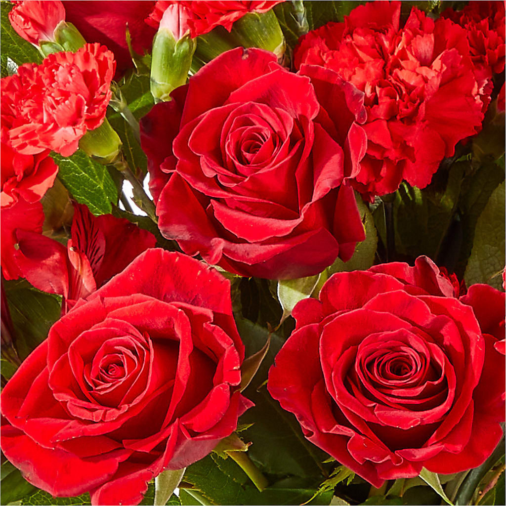 The Heartstrings Bouquet –  Fleuriste East Angus Et Maison Du Cadeau, East Angus PQ