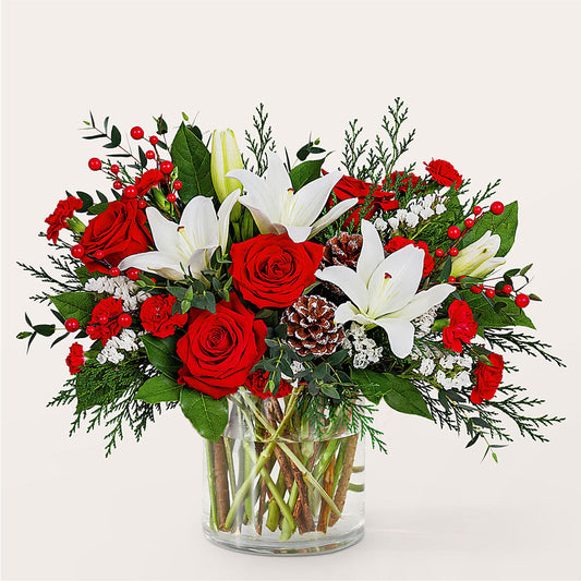 Best in Snow Bouquet –  Fleuriste East Angus Et Maison Du Cadeau, East Angus PQ