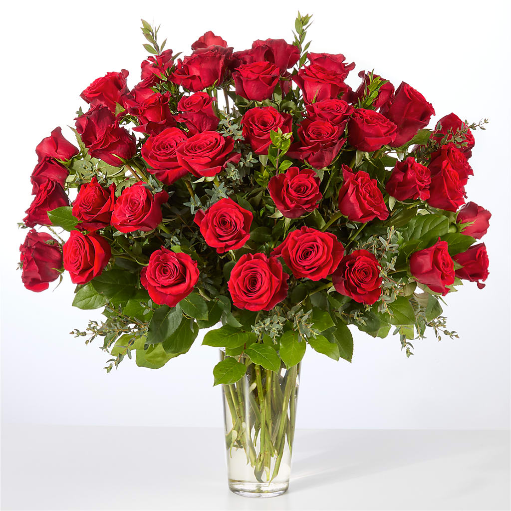 Forever Yours Fifty Stem Red Rose Bouquet –  Fleuriste East Angus Et Maison Du Cadeau, East Angus PQ